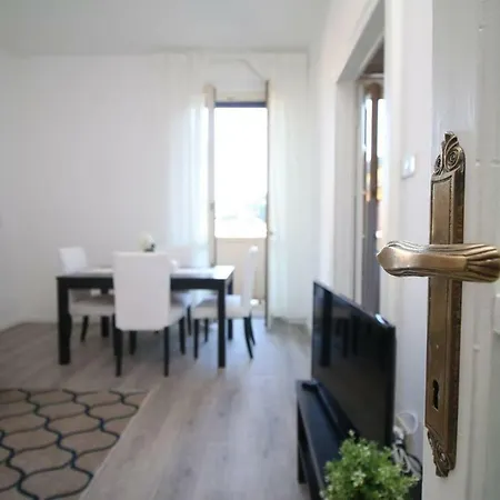 Altido Casa Donatella - With Parking !! Apartman Lake Como